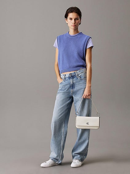 Calvin Klein Calvin Klein Kadın Manyetik Kapamalı Çıkarılabilir Omuz Askılı Metalik CK Logolu Beyaz Omuz Çantası LV04K3161G-CJH