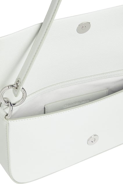 Calvin Klein Calvin Klein Kadın Manyetik Kapamalı Çıkarılabilir Omuz Askılı Metalik CK Logolu Gri Omuz Çantası LV04K3161G-GN9