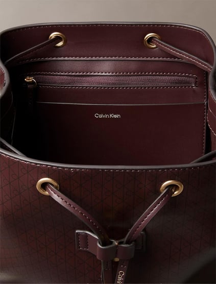 Calvin Klein Calvin Klein Kadın Manyetik Kapamalı Ayarlanabilir Askılı Bordo Sırt Çantası LV04F3271G-33H