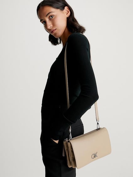 Calvin Klein Calvin Kleın Kadın Marka Logolu Çoklu Kart Bölmeli Suni Deri Gri El Çantası K60K611336-PFA