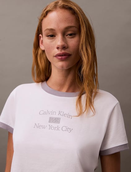 Calvin Klein Calvin Klein Kadın Normal Kalıp Yuvarlak Yakalı Desenli %100 Pamuklu Kısa Kollu Crop Beyaz-Gri T-Shirt LV047B808G-VVC