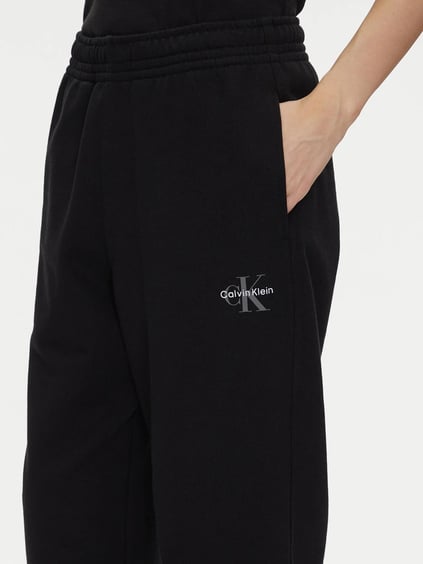 Calvin Klein Calvin Klein Kadın Normal Kesim Beli ve Paçası Lastikli Pamuk Karışımlı CK Logolu Siyah Eşofman Altı LV047B235G-UB1
