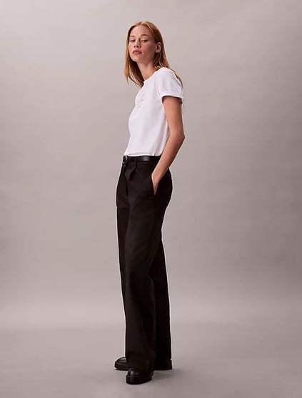 Calvin Klein Calvin Klein Kadın Normal Kalıp %100 Pamuklu CK Logo Detaylı Kısa Kollu Beyaz T-Shirt LV047D873G-YAA