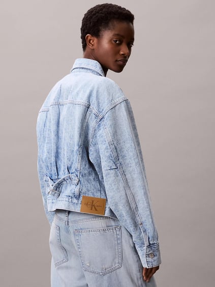 Calvin Klein Calvin Klein Kadın Oversize CK Monogram Logolu Cep Detaylı Uzun Kollu Denim Mavi Ceket LV047C782G-X0S