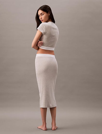 Calvin Klein Calvin Klein Kadın Pamuklu Slim Fit Yuvarlak Yaka Elastik Bantlı Crop Gri T-Shirt LV00QS7349-P7A