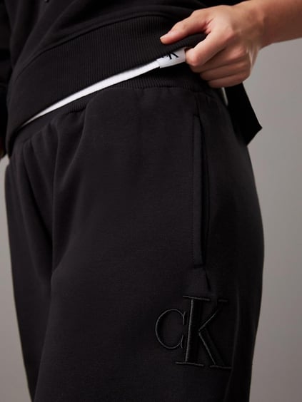 Calvin Klein Calvin Kleın Kadın Pamuklu Lastikli Paça Regular Fit Siyah Eşofman Altı J20J224841-BEH