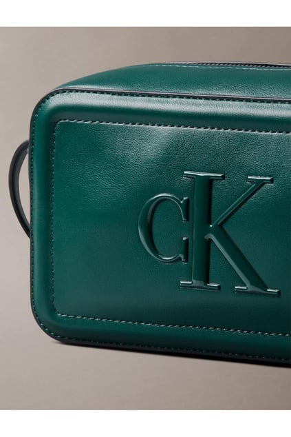 Calvin Klein Calvin Klein Kadın Parlak CK Logolu Fermuarlı Ayarlanabilir Omuz Askılı Yeşil Omuz Çantası LV04F3220G-L8H