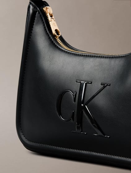 Calvin Klein Calvin Klein Kadın Parlak CK Logolu Kısa Askılı Siyah Omuz Çantası LV04F3230G-UB1