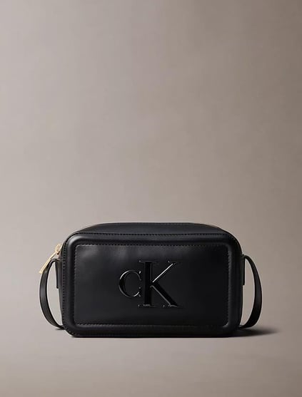 Calvin Klein Calvin Klein Kadın Parlak CK Logolu Fermuarlı Ayarlanabilir Omuz Askılı Siyah Omuz Çantası LV04F3220G-UB1