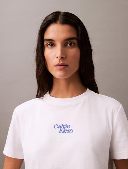 Calvin Klein Calvin Klein Kadın Regular Fit %100 Pamuklu Desenli Kısa Kollu Beyaz T-Shirt LV047B851G-YAA
