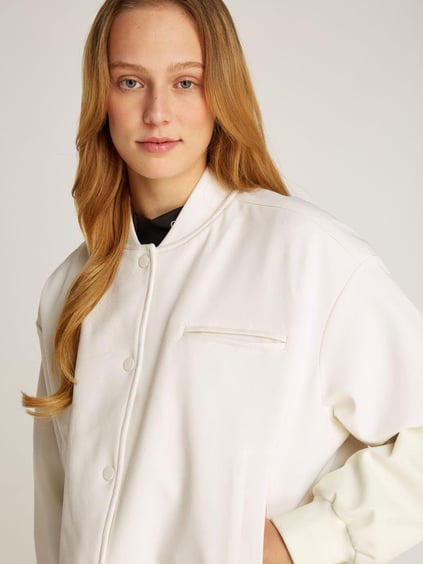 CALVIN KLEIN Calvin Kleın Kadın Regular Fit Düğme Kapamalı Cep Detaylı Yalıtımlı Uzun Kollu Beyaz Ceket J20J224970-YBI