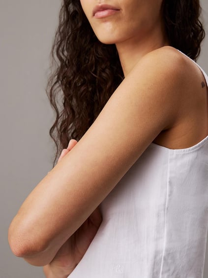Calvin Klein Calvin Klein Kadın Sırt Düğme Kapama Kalın Askı Crop Boy Beyaz Büstiyer J20J225347-YAA