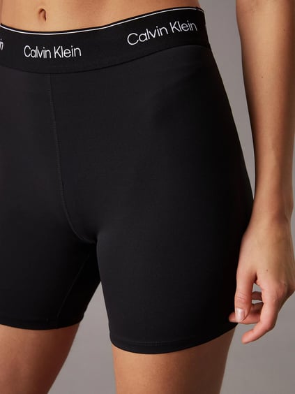 Calvin Klein Calvin Klein Kadın Slim Fit Beli CK Logolu Elastik Bantlı Kısa Siyah Şort LVGWS5L706-UB1