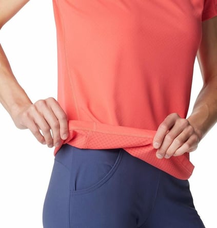 Columbia Columbia Kadın Slim Fit V Yaka Marka Logolu Günlük Kırmızı T-Shirt 1533571-608