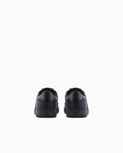 EMPORIO ARMANI Emporıo Armani Erkek Bağcıklı Bağlama Yuvarlak Burun Deri Rahat Taban Siyah Sneaker EM003062 AF18210-UC001