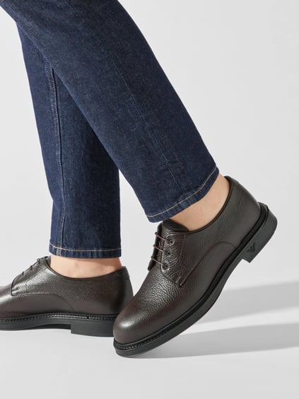 EMPORIO ARMANI Emporıo Armani Erkek Çakıllı Deri Yuvarlak Burunlu Bağcıklı Tış Tabanı Logo Desenli Kahverengi Ayakkabı X4C653 XF583-00003