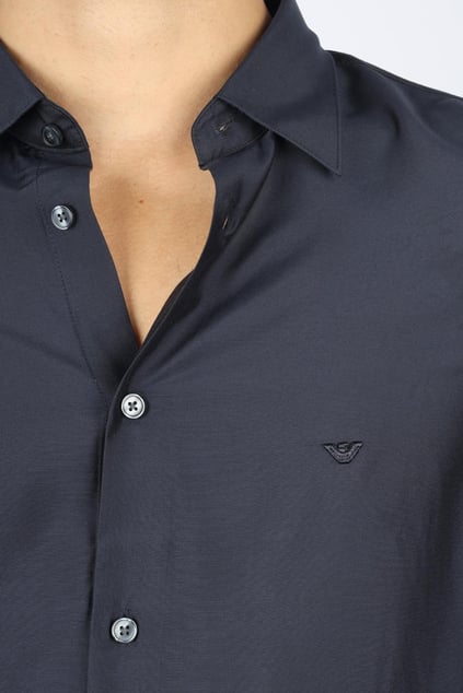 Emporio Armani Emporıo Armani Erkek Göğüste Mikro Kartal İşlemesi Gömlek Yaka Uzun Kol Lacivert Gömlek EM001537 AF17293-UB118