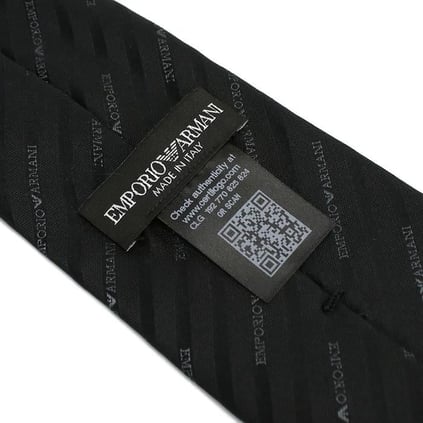 EMPORIO ARMANI Emporıo Armani Erkek Jakarlı Logolu Saf İpek Kumaş Siyah Kravat 340075 2R605-00320