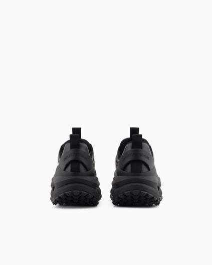 EMPORIO ARMANI Emporıo Armani Erkek Kalın Taban Bağcıklı Taban Arkası Marka Yazı Desenli Siyah Sneaker EM003035 AF18226-MC105