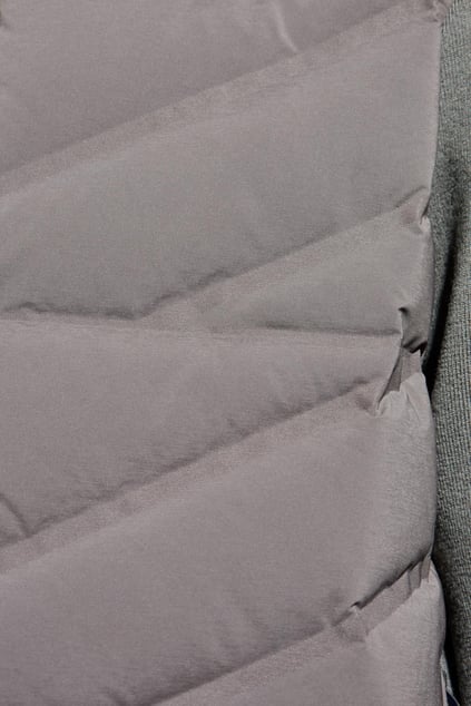 Emporio Armani Emporıo Armani Erkek Kuş Tüyü Dolgulu Kapitone Desenli Örme Kol Detaylı Gri Ceket EM003426 AF17823-U8143