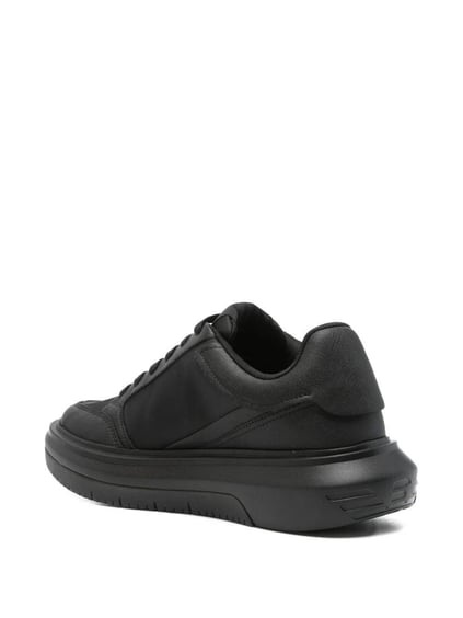 EMPORIO ARMANI Emporıo Armani Erkek Rahat Taban Armani Kartal Logolu Siyah Sneaker EM003666 AF19532-MC105