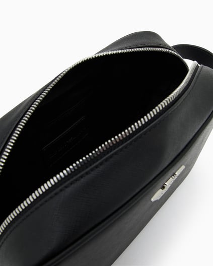 EMPORIO ARMANI Emporıo Armani Erkek Tek Kulp Fermuarlı Deri Siyah Omuz Çantası EM002829 AF13666-UC001