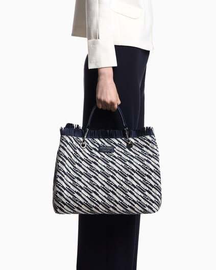 EMPORIO ARMANI Emporıo Armani Kadın Dokuma Dekoratif Püsküllü Çıkarılabilir Omuz Askılı Lacivert Omuz Çantası EW000360 AF12759-FB251
