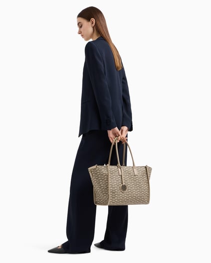 EMPORIO ARMANI Emporıo Armani Kadın Fermuarla Kapanır Ve Tek Bir Ana Bölmeli Logo Desenlii Bej Omuz Çantası EW000370 AF11951-F1074