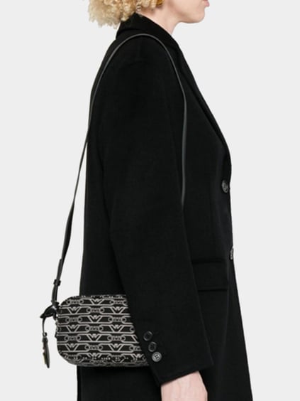 Emporio Armani Emporıo Armani Kadın Kartal Logo İşlemeli Fermuarlı Çapraz Omuz Askılı Siyah Omuz Çantası EW001891 AF19711-FC145