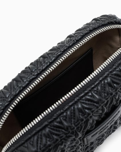 Emporio Armani Emporıo Armani Kadın Kabartma Desenli Zincir Omuz Askılı Siyah Omuz Çantası EW001924 AF19228-UC001
