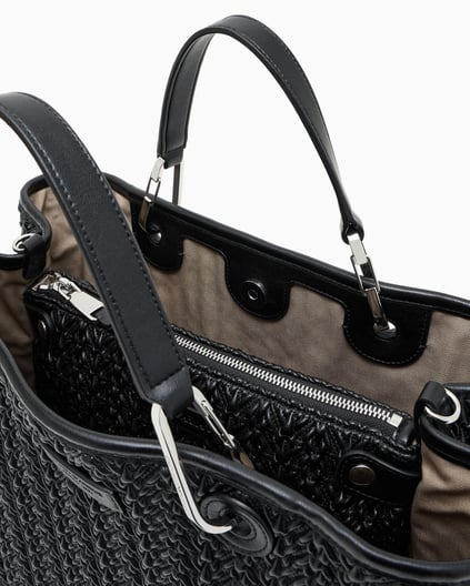 Emporio Armani Emporıo Armani Kadın Kabartma Desenli Manyetik Kapamalı Çıkarılabilir Omuz Askılı Siyah Omuz Çantası EW000360 AF18941-UC001