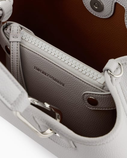 EMPORIO ARMANI Emporıo Armani Kadın Manyetik Tokalı İpek Baskı Logolu Çıkarılabilir Omuz Askılı Harici Fermuarlı İç Bölümlü Gri Omuz Çantası EW000361 AF12036-M8118
