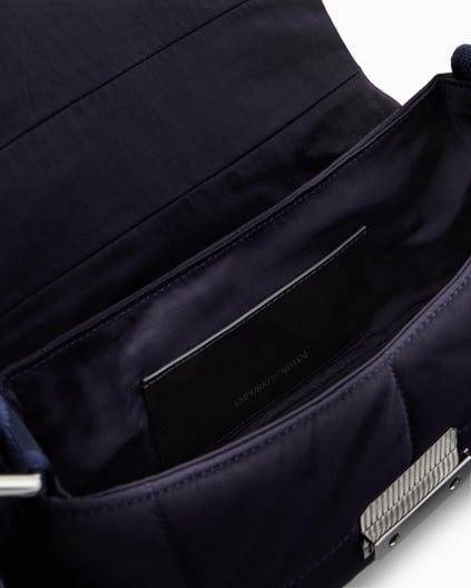 EMPORIO ARMANI Emporıo Armani Kadın Metalik Logo Kapatmalı Çıkarılabilir Omuz Askılı Kapitoneli Lacivert Omuz Çantası EW001776 AF15446-UB115