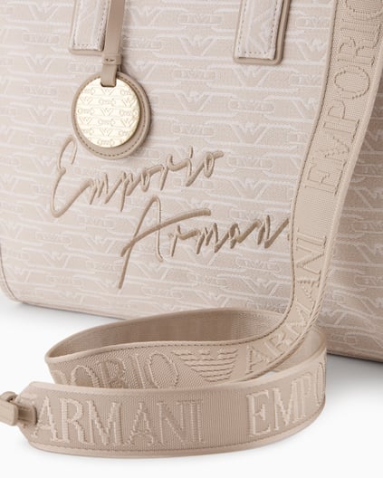 EMPORIO ARMANI Emporıo Armani Kadın Tamamı Monogram Logolu Ayarlanabilir ve Çıkarılabilir Omuz Askılı Orta Boy Jakarlı Kanvas Bej Omuz Çantası EW000370 AF12993-F1073