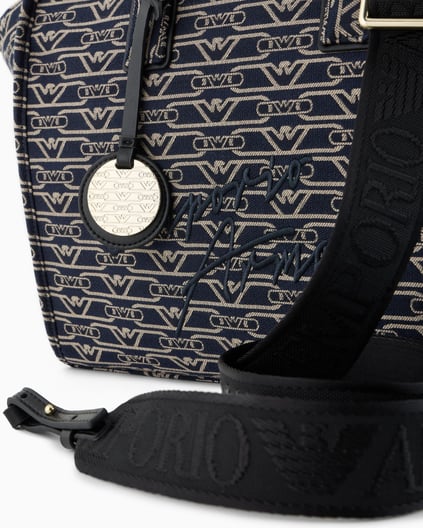 EMPORIO ARMANI Emporıo Armani Kadın Tamamı Monogram Logolu Ayarlanabilir ve Çıkarılabilir Omuz Askılı Orta Boy Jakarlı Kanvas Lacivert Omuz Çantası EW000370 AF12993-FB237