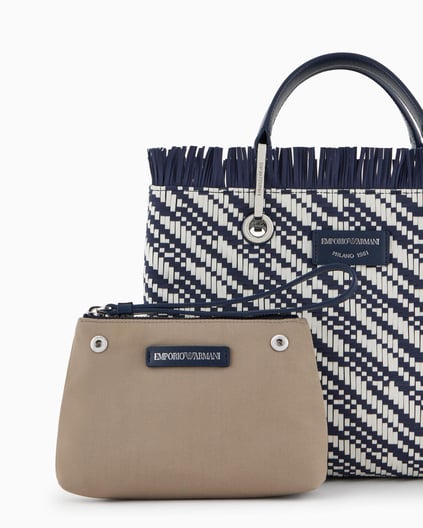 EMPORIO ARMANI Emporıo Armani Kadın Üst Kısım Püskül Detaylı Şerit Desenli Lacivert Omuz Çantası EW000361 AF12759-FB251
