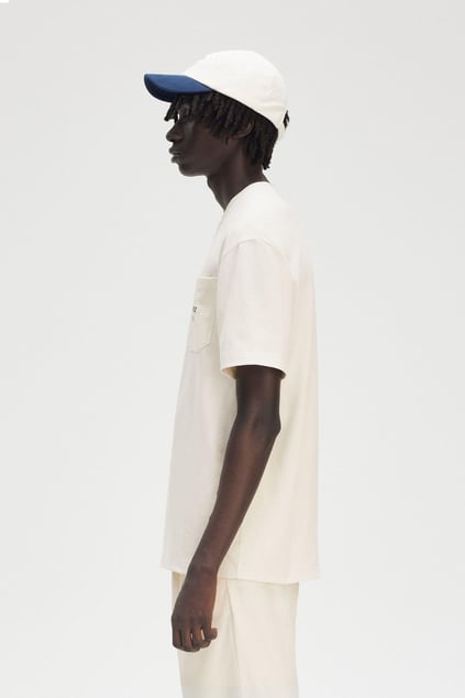 Fred Perry Fred Perry Erkek Rahat Kesim Yuvarlak Yaka %100 Pamuklu Cep Detaylı Kısa Kollu Bej T-Shirt M9827-560