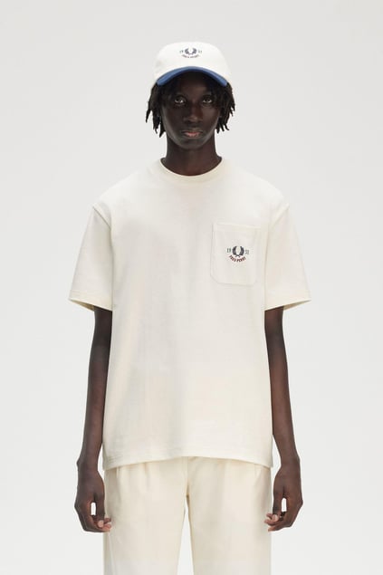 Fred Perry Fred Perry Erkek Rahat Kesim Yuvarlak Yaka %100 Pamuklu Cep Detaylı Kısa Kollu Bej T-Shirt M9827-560