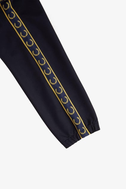 Fred Perry Fred Perry Erkek Regular Fit Yanları Logolu Şerit Detaylı Pamuklu Beli ve Paçası Lastikli Lacivert Pantolon T5507-W75