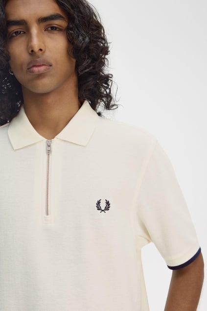 Fred Perry Fred Perry Erkek Regular Fit Fermuar Kapamalı %100 Pamuklu Kısa Kollu Bej T-Shirt M9886-560