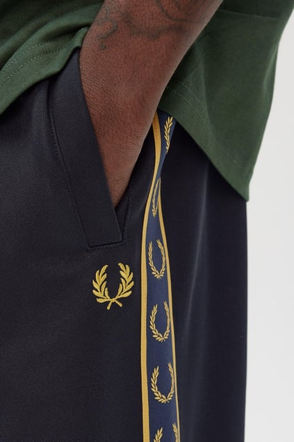 Fred Perry Fred Perry Erkek Regular Fit Yanları Logolu Şerit Detaylı Pamuklu Beli ve Paçası Lastikli Lacivert Pantolon T5507-W75