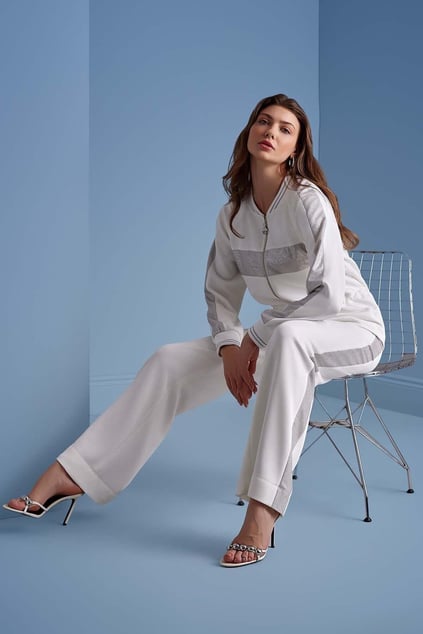 Guitar Guıtar Kadın Kol Ucu Lastik Ayarlamalı Fermuar Kapamalı Şerit Detaylı Beyaz Ceket 25031-JOGGING JACKET-11