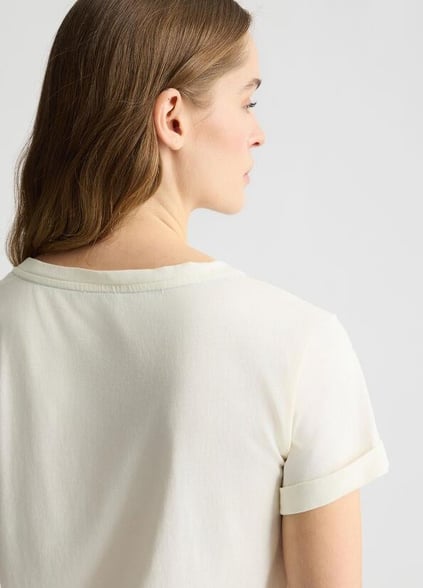LIU JO Lıu Jo Kadın Regular Fit %100 Pamuklu Göğsü Logolu Yuvarlak Yaka Kısa Kollu Ekru T-Shirt TA5180JS923-M9248