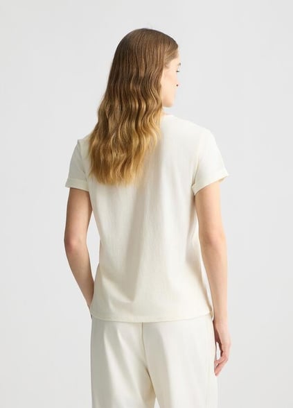 LIU JO Lıu Jo Kadın Regular Fit %100 Pamuklu Göğsü Logolu Yuvarlak Yaka Kısa Kollu Ekru T-Shirt TA5180JS923-M9248