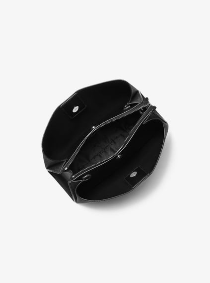 Michael Kors Michael Kors Kadın Ayarlanabilir Omuz Askılı Monogram Logo Desenli Manyetik Kapamalı Fermuar Bölmeli Siyah Omuz Çantası 32S5S9RC1V-BLACK
