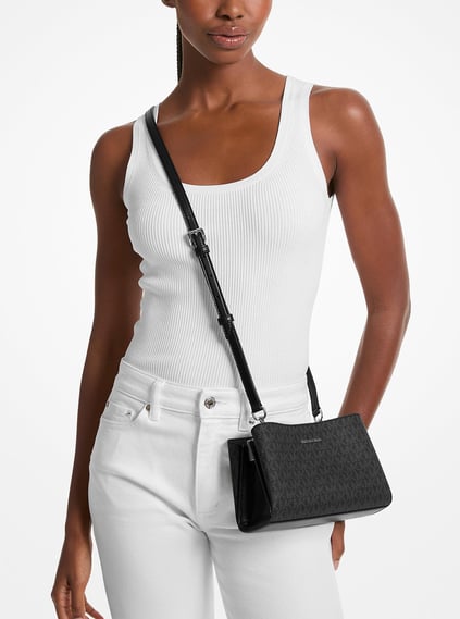 Michael Kors Michael Kors Kadın Ayarlanabilir Omuz Askılı Monogram Logo Desenli Manyetik Kapamalı Fermuar Bölmeli Siyah Omuz Çantası 32S5S9RC1V-BLACK