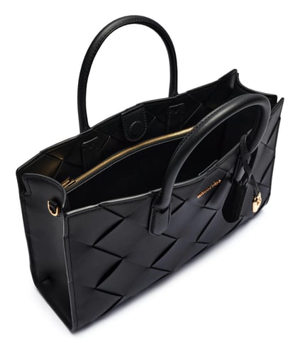 Michael Kors Michael Kors Kadın Baklava Dilim Geniş Deri Kemerli Ayarlanabilir Kayış Siyah Omuz Çantası 30S5GETS2L-BLACK