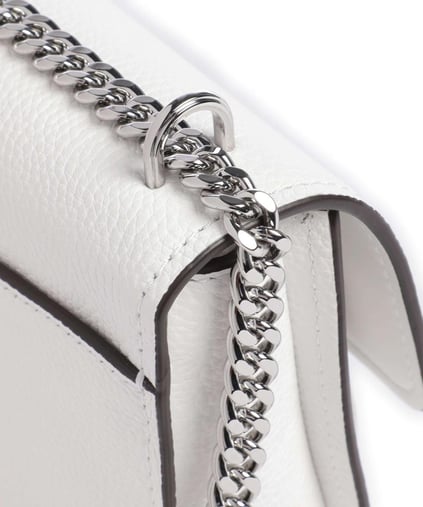 Michael Kors Michael Kors Kadın Zincir Omuz Askılı Manyetik Kapamalı Metalik Logo Kabartmalı Ekstra İç Cepli Deri Beyaz Omuz Çantası 32T4SC7C1T-OPTICWHITE