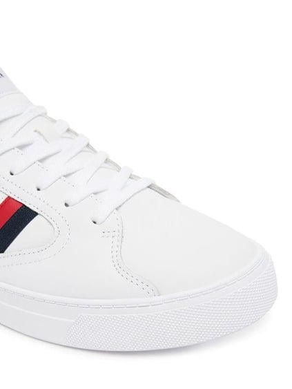 Tommy Hilfiger Tommy Hilfiger Erkek Bayrak Logolu Düz ve Rahat Taban %100 Deri Beyaz Sneaker FM0FM05628-YBS