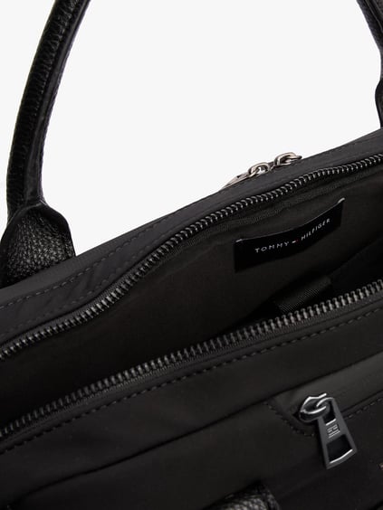 Tommy Hilfiger Tommy Hilfiger Erkek Çift Kapatma Fermuarlı Ayarlanabilir Çıkarılabilir Askılı Siyah Laptop & Evrak Çantası AM0AM13098-BDS